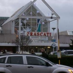 Frascati Shopping Centre - Christmassy Frascati Centre
