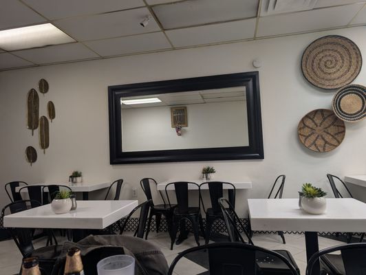 Lola's Kitchen by null