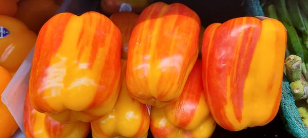 Howie's Market by null