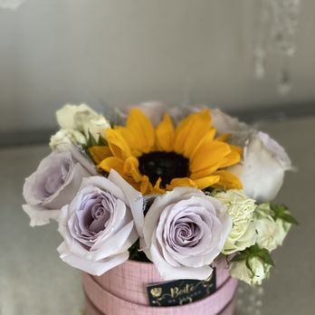 Boite De Fleurs - Florists Near Me - Phoenix, Arizona