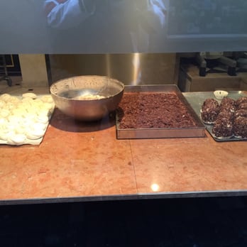 Aux Merveilleux de Fred - Bakeries Near Me - Metz, 57