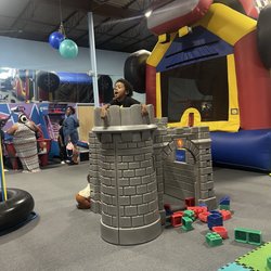 Off The Wall, Indoor Bounce & Party Place