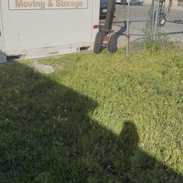 Where the POD was placed, preventing me to close or secure my fence! Where the POD was placed, preventing me to close or secure my fence!