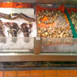Tamashiro Market