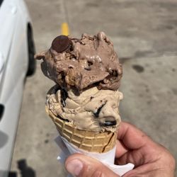 Braum's Ice Cream & Dairy Store - Cappuccino and chocolate peanut butter