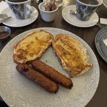 Café Grande - French Toast and sausage - Cafes Near Me - Edinburgh, EDH Café Grande - French Toast and sausage - Cafes Near Me - Edinburgh, EDH