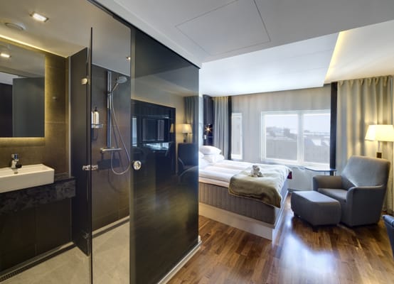 GLO Hotel Art by null
