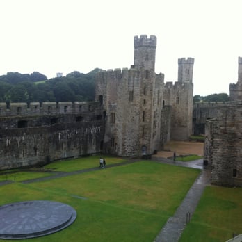 Caernarfon Castle - Landmarks & Historical Buildings Near Me - Caernarfon, GWN
