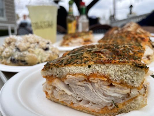 Ellie's Table by null