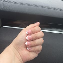 Lee Nail Bar - French tip hard gel (gel-x) manicure!