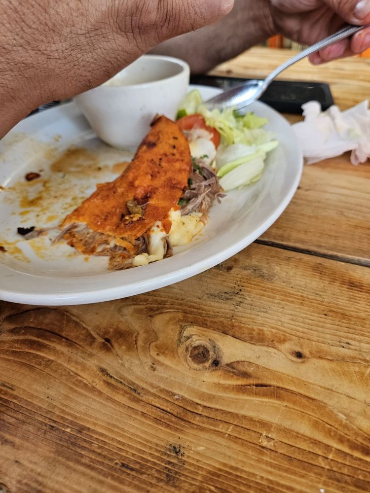 La Marina Restaurant Logo