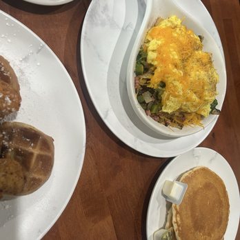 Bespoke Café + Kitchen - Farmhouse Skillet with pancakes - Breakfast & Brunch Near Me - Springfield, Illinois