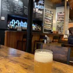 Grab a hazy ipa and enjoy this fab spot - pizza midweek or anytime . Clean flavors - BIG 18 inch pies