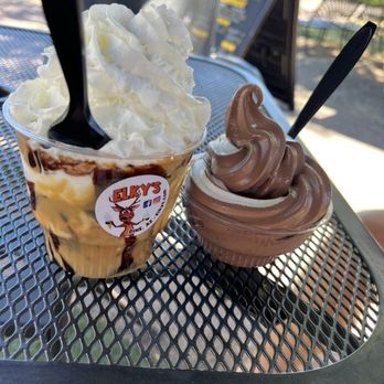 Elky's Soft Serve ice cream truck - Delicious peanut butter, chocolate sundae and a vanilla chocolate soft serve swirl - Ice Cream & Frozen Yogurt Near Me - Pine, Arizona Elky's Soft Serve ice cream truck - Delicious peanut butter, chocolate sundae and a vanilla chocolate soft serve swirl - Ice Cream & Frozen Yogurt Near Me - Pine, Arizona