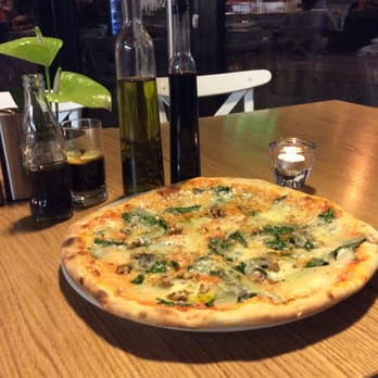 Piazza Ristorante - Włoska pizza w piazza Ristorante - Italian Near Me - Warsaw, MZ Piazza Ristorante - Włoska pizza w piazza Ristorante - Italian Near Me - Warsaw, MZ
