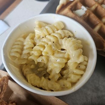 Ali's Chicken & Waffles - Mac n cheese - Breakfast & Brunch Near Me - San Diego, California