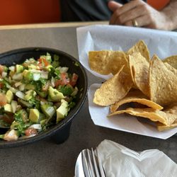 La Rosa De Michoacan Taqueria - Fresh made guacamole
