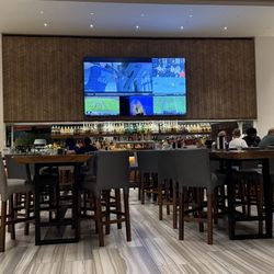 THE LOT City Center - Bar area