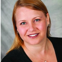 Denise Villalobos - Sun Life - Photo