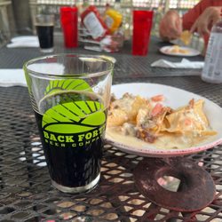 Hair Of the Dog Pub - Good spot while walking the dog around downtown for a beer & food!