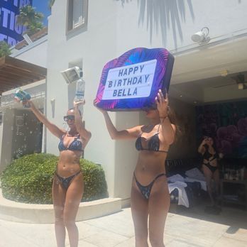 Palms Pool - Bottle Service - Swimming Pools Near Me - Las Vegas, Nevada