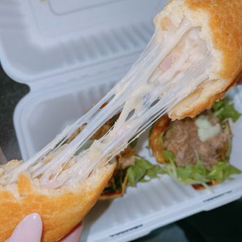 El Pilón - Cheese Empanada - Food Trucks Near Me - Portland, Oregon El Pilón - Cheese Empanada - Food Trucks Near Me - Portland, Oregon