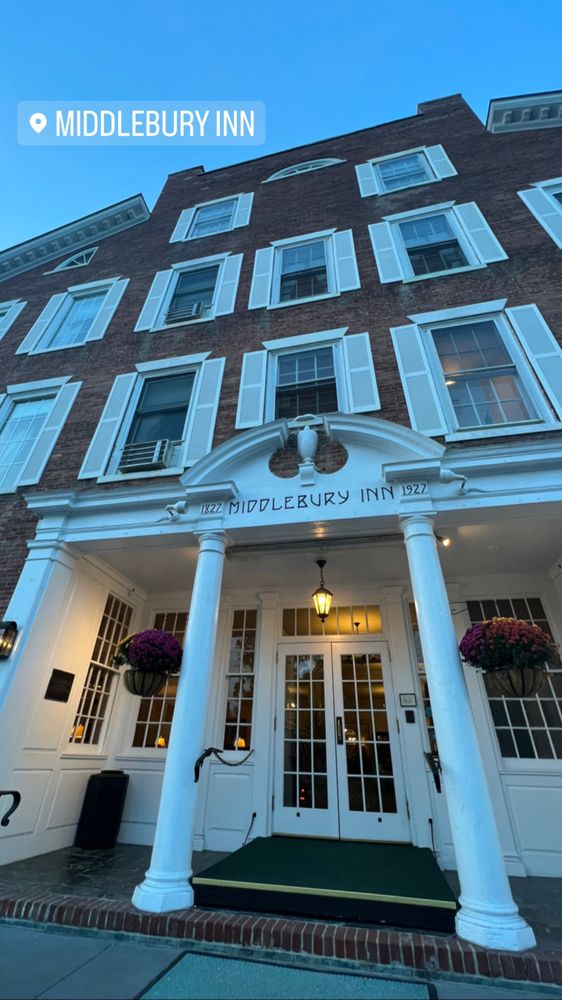 MIDDLEBURY INN Updated October 2024 96 Photos & 51 Reviews 14