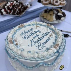 Dortoni Bakery - My daughter's seashell cake was even more beautiful than the Pinterest photo!