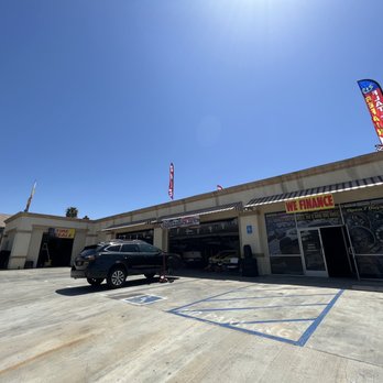 Expressway Tires - Garage and lots of room to park - Tires Near Me - Yucaipa, California Expressway Tires - Garage and lots of room to park - Tires Near Me - Yucaipa, California