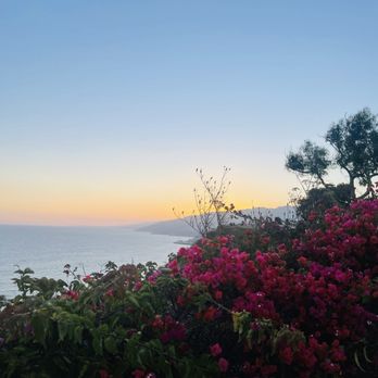 Palisades Bluffs Park - Captivating sunset - Parks Near Me - Pacific Palisades, California Palisades Bluffs Park - Captivating sunset - Parks Near Me - Pacific Palisades, California
