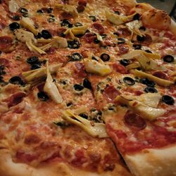 Ragazzi Bistro Italiano - La Cappricosa
Marinated tomatoes, Italian sausage, olives, capers and spiced marinated artichoke hearts.