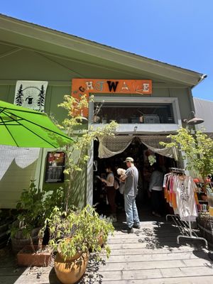 Lightwave Coffee & Kitchen by null