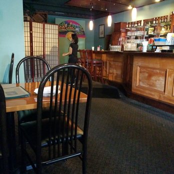 Dee Thai Restaurant - Thai Near Me - Alpharetta, Georgia