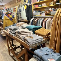 Rustic Chić Boutique - Clothing for everyone
