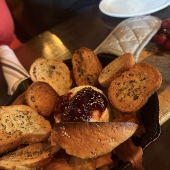 Craft Kitchen - Brie, pastry & bread - New American Near Me - Plantsville (Southington), Connecticut