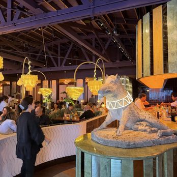 Bad Roman - ambiance - New American Near Me - Beverly Hills, California