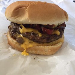 Strate's Drive Inn - Double Bacon Cheese Burger Soooo Good could have eaten 2!!!