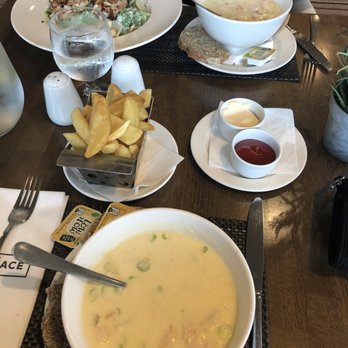 Limerick Strand Hotel - Seafood chowder upon arrival - Hotels Near Me - Limerick, LK