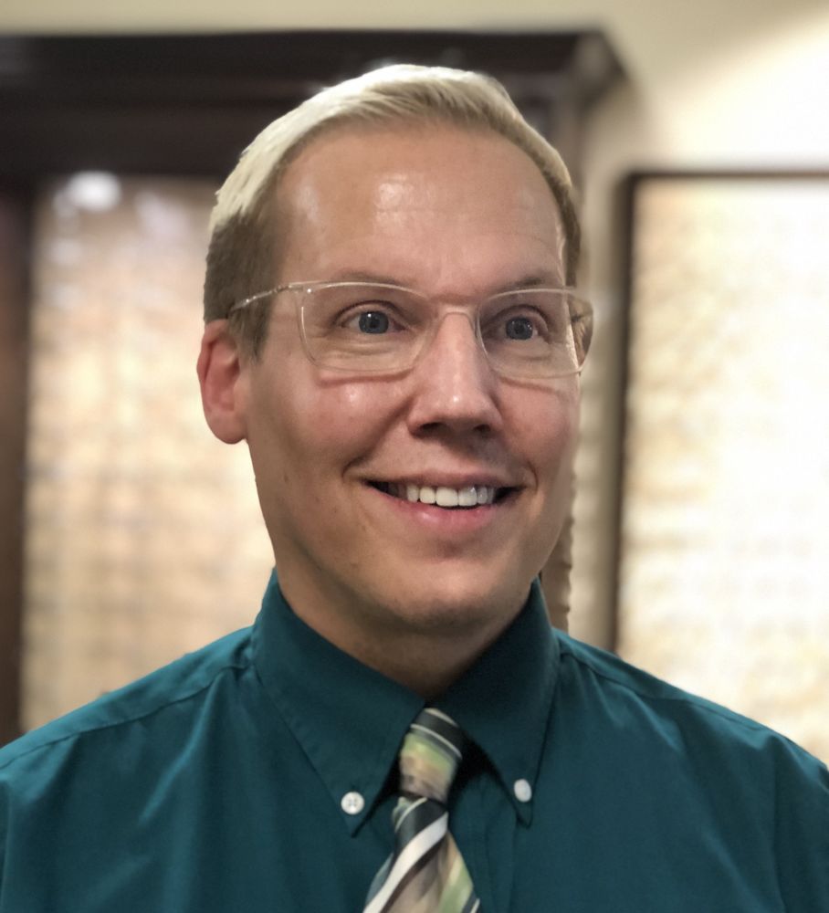 EYE Q OPTOMETRIC CLINIC Updated September 2024 201 NW 4th St, Grand