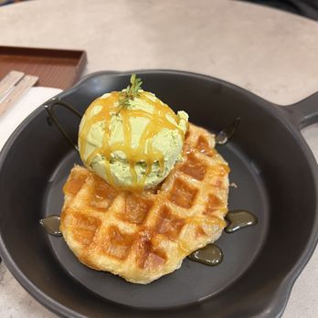 Oasit's Sweet - Croffle w/ Ice Cream - Desserts Near Me - Brookline, Massachusetts