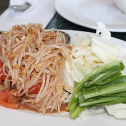 Green Papaya Salad with Shrimp