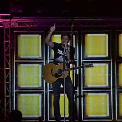 Country Stampede - Thomas Rhett performance