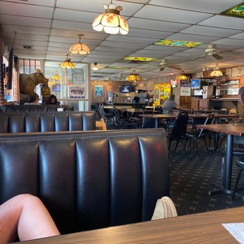 Mama's Pizza - the interior of a restaurant - Pizza Near Me - Fort Worth, Texas Mama's Pizza - the interior of a restaurant - Pizza Near Me - Fort Worth, Texas