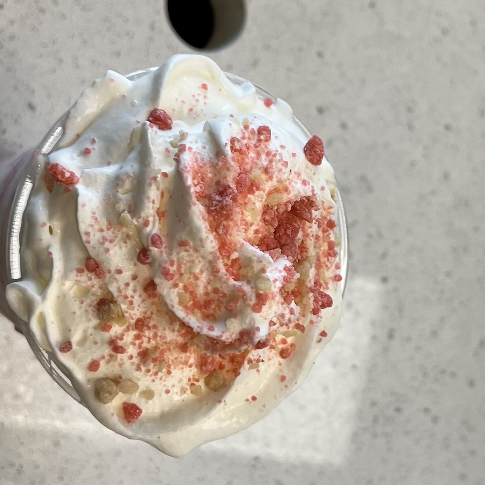 King Tea - Strawberry  and shortcake  on top - Bubble Tea Near Me - Pooler, Georgia