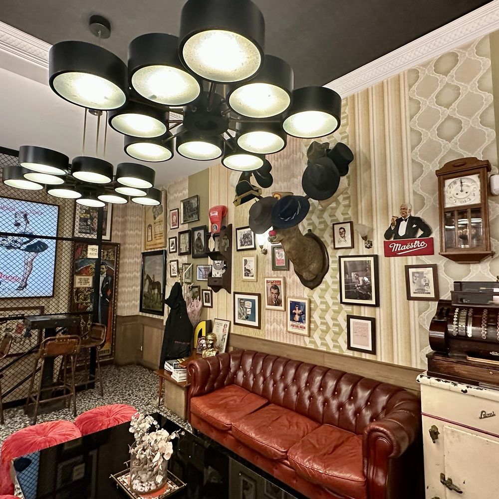 The Best 10 Barbers near Vicente Pedroviejo Villanueva in Madrid - Yelp