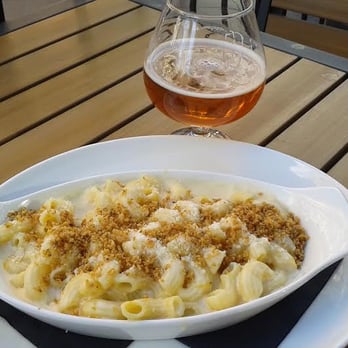 Henry's Tavern - Mac & Cheese - New American Near Me - Denver, Colorado
