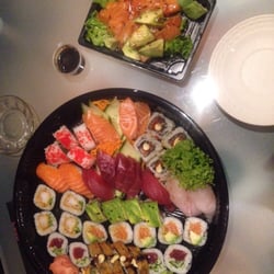 Sushi Centrum - Sushi mix for 2 (40€), marinated salmon-avocado salad (12€)