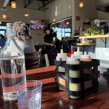 Buenos Días Mexican Cuisine - Lovely, modern dining area - New Mexican Cuisine Near Me - Vancouver, Washington