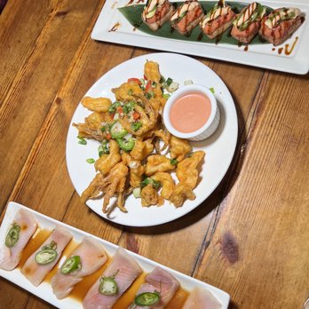 Wokcano - Crispy Pepper Calamari Hamachi Carpaccio 6 Pcs crispy Spicy Tuna on Crispy Rice 6 Pcs - Sushi Bars Near Me - Burbank, California