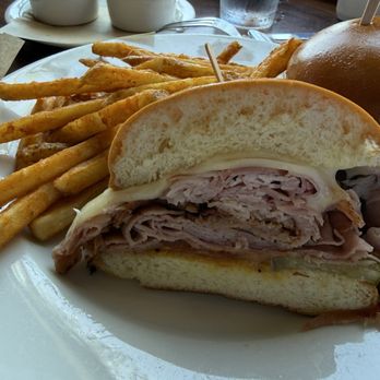 The Kettle - CUBANO - Diners Near Me - Manhattan Beach, California The Kettle - CUBANO - Diners Near Me - Manhattan Beach, California